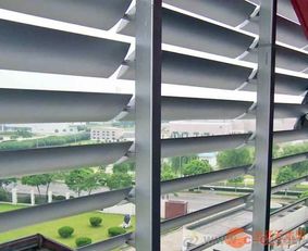 電動遮陽天蓬簾、戶外遮陽百葉簾與遮陽翻板梭形百葉片批發定制及系統集成價格解析